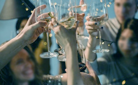 大学生毕业酒会主持词范文