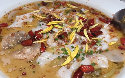 在乡镇投资中档次的餐饮服务的计划书