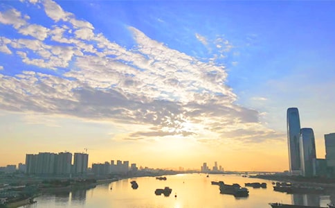 �����������300��