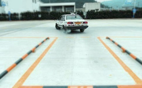 ��У��ȫ�����ƶ����㡾15ƪ��