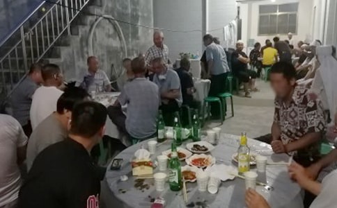 �Ծ�ϯ����Ĭ��Ц˵˵