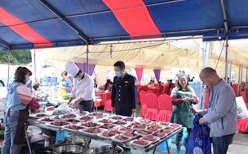 酒席祝福语婚宴上怎么说