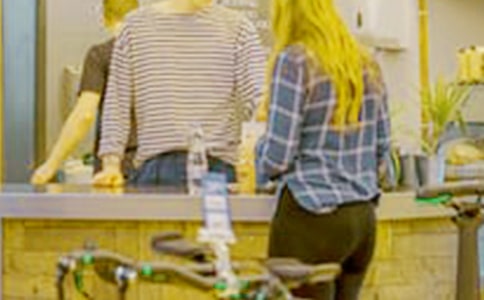 ��ʾ��ӭ���˵ľ��ӣ���ѡ110�䣩