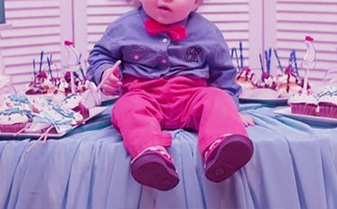 宝宝满月宴邀请函