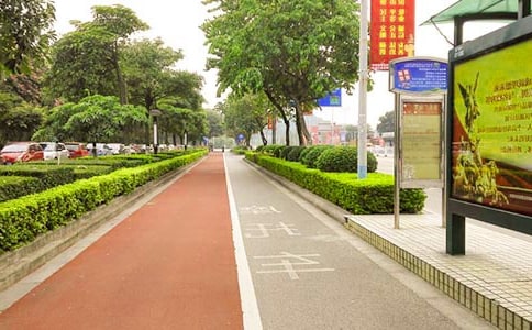 ���Զ����е����̰�