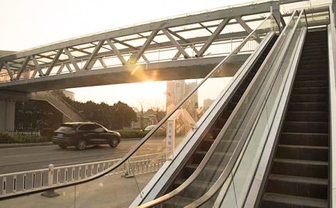 ʢ��CEO�����ŵ���¼����