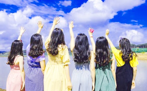 ͬѧ����ò��дƬ��