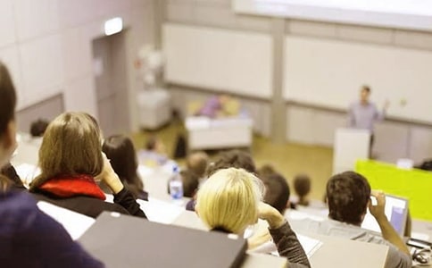 �¼��¹�����ѧ���ƿ������и���SAT�ɼ�������