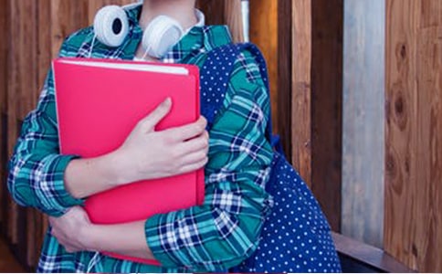 �ټ��ҵ�ѧ��ѧ��ʫ��