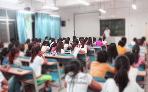 У����ѧ�����������Ը�