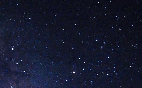 描写流星划过天际唯美句子