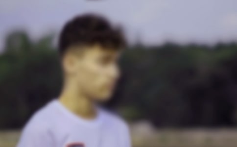 形容男生声音的词语