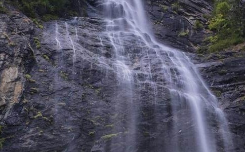 有关瀑布写景作文汇总七篇