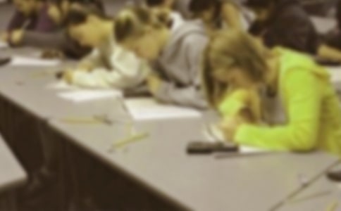 ������ĩ���Զ�Ա�ᾫ�ʷ��Ը巶�ģ�ͨ��12ƪ��