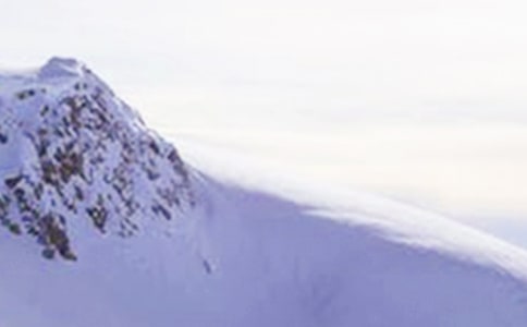 描写雪山的四字词语