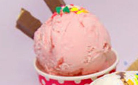 【热门】冰淇淋作文300字三篇