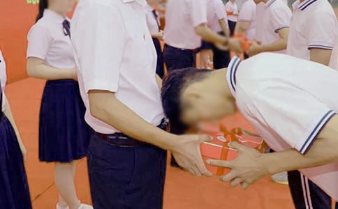 18����������240��