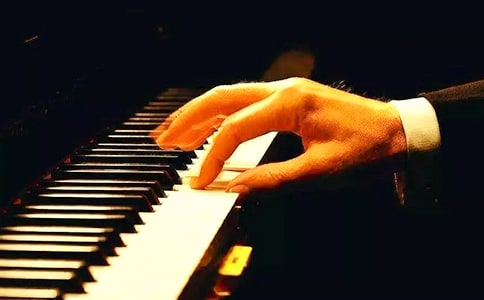 《布娃娃弹琴》教学反思范文