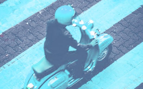 电瓶车上的春六年级作文