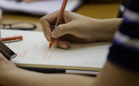 苦难辉煌读后感1000字