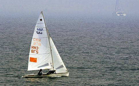 汪洋里的一帆船小学作文