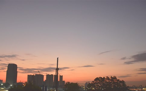 诗歌:我尾随拂晓来到黑夜