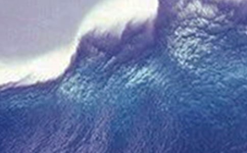 海啸的浪高取决于什么