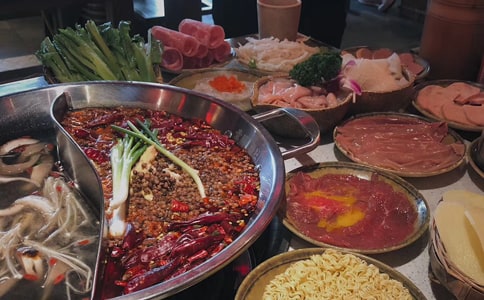 关于牛肉火锅店的广告词