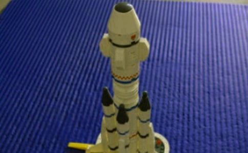 我的火箭上天了作文