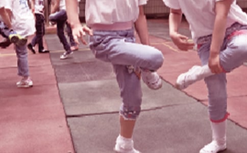 �׶�԰��һ�ڽ�ʦ���Ը�