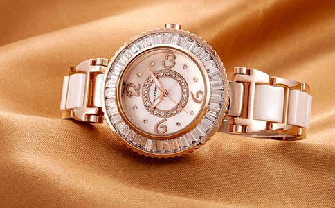 我是一只幸福的小手表四年级作文450字