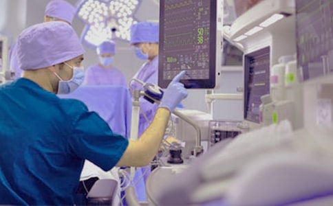 《手术台就是阵地》优秀教学设计模板