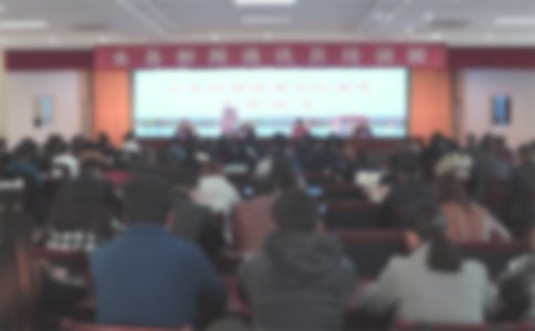 写给通讯员和马路的诗歌