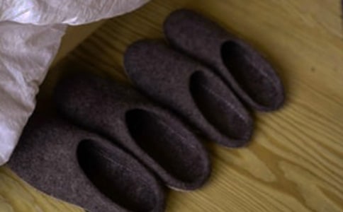 大班美术教案彩色的拖鞋(5篇)