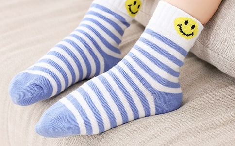 《长袜子皮皮》瑞典经典童话(精选25篇)