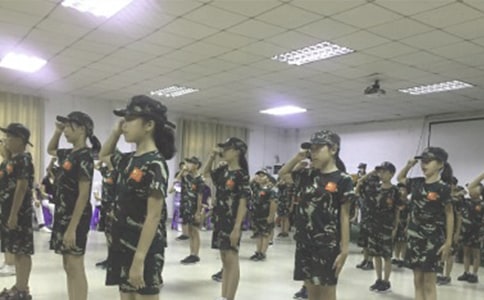 ����Ӫ���Ը�