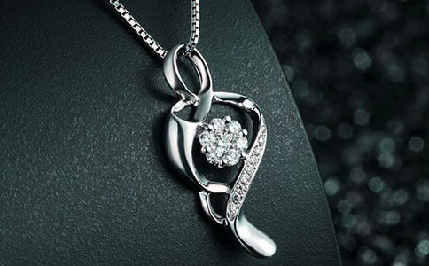 把珠子串成美丽的项链