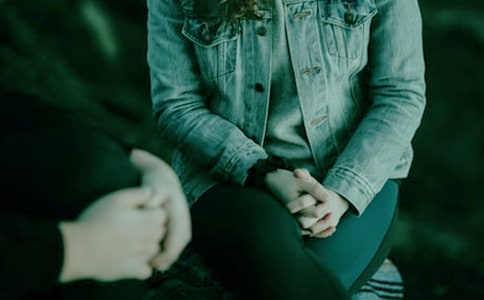 ��ѯ��ͬ���